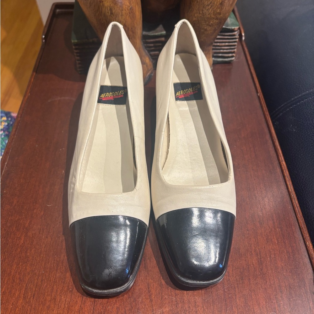 Vintage AEROSOLES Black and Cream Block Heeled Shoes